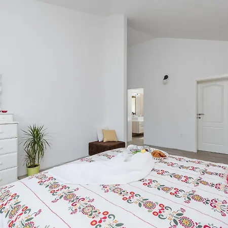 Amazing In With House Sea View Rovanjska