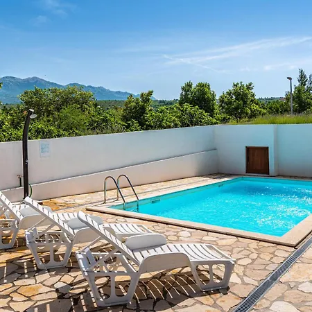 Amazing In With House Sea View *